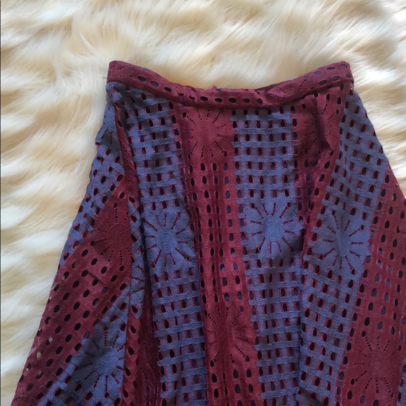Eva Franco maroon/ navy lace skirt size 0 - Picture 2 of 3